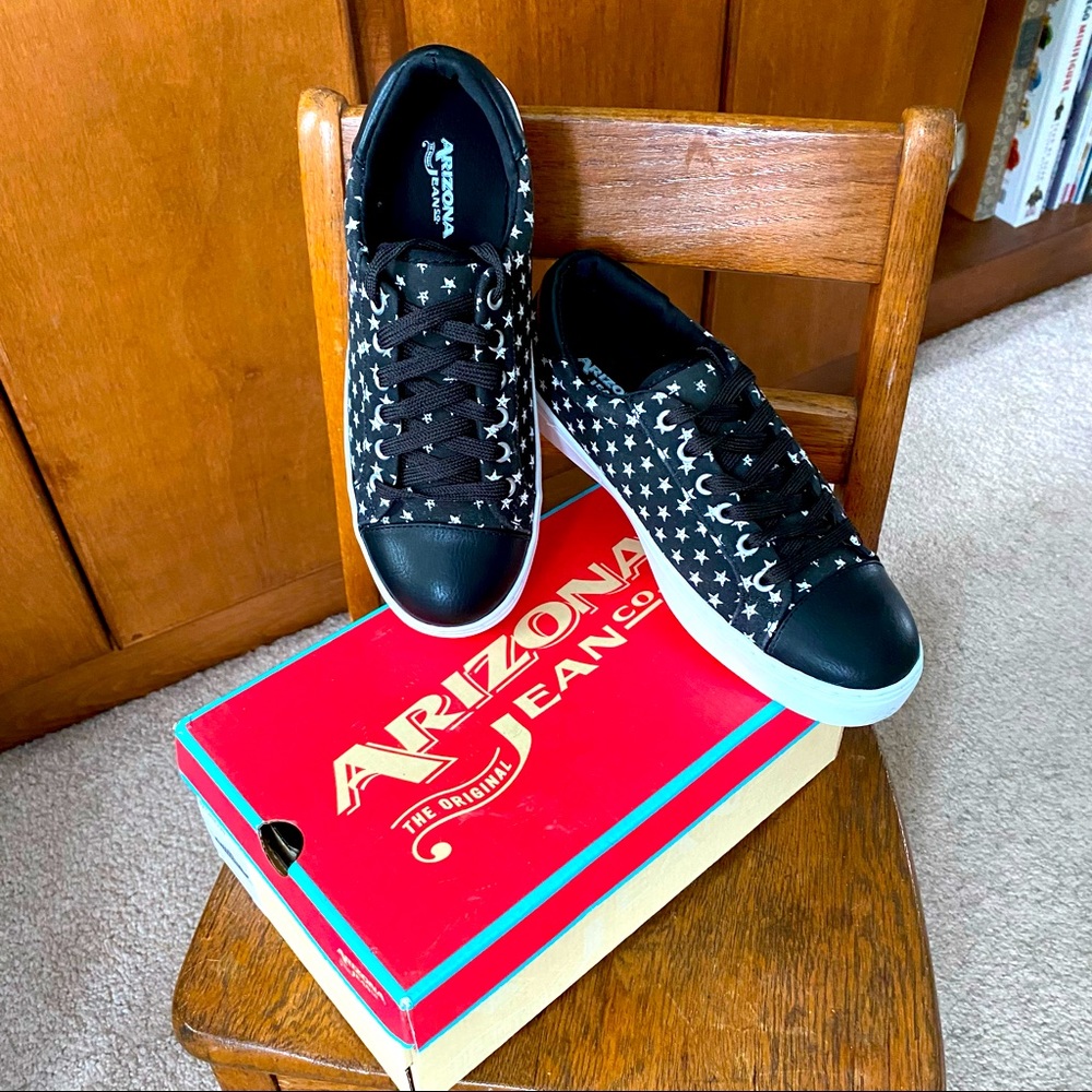 Arizona Black with White Stars Size 7 1/2